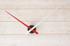 horloge design minimaliste diam 90cm min grande aiguilles géante rouge blanc DIY