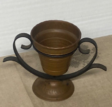 Porte plante sur support en fer et cache pot en cuivre graver idéale pour fleurs