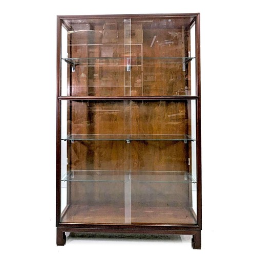 Vitrine asiatique magasin - , à