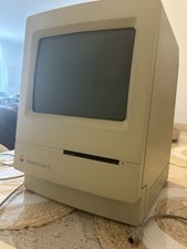 Vintage Apple computers MACINTOSH CLASSIC II