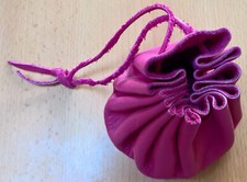 Bourse médiévale en cuir rose