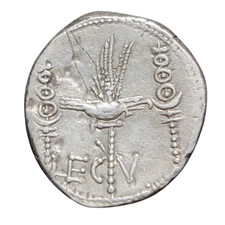 denier leg V marc antoine