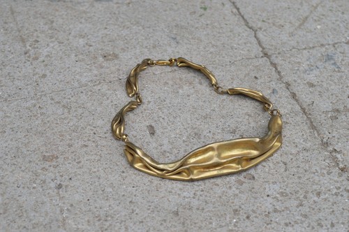 Collier laiton signé serge - laiton,