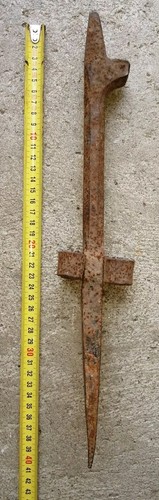 Ancienne enclume - f6-,