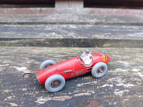 Voiture miniature dinky - miniature, toys
