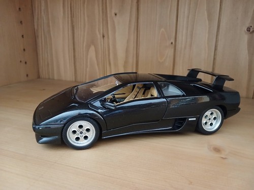 Voiture miniature 18 - miniature, 1/18