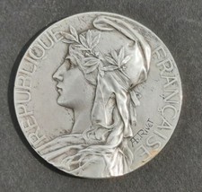 Médaille bronze argenté MARIANNE REPUBLIQUE FRANCAISE par RIVET, Ø 50 mm, 45 gr.