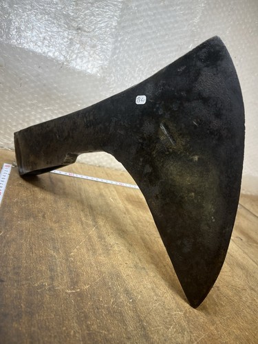 Hache bucheron outil ancien - bucheron,