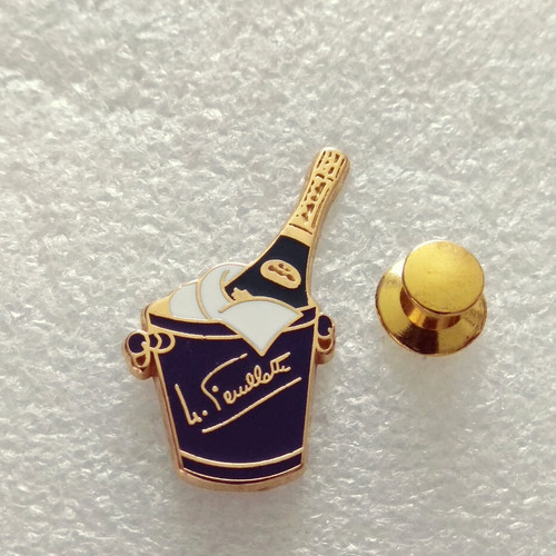 Pin lapel - pin's,