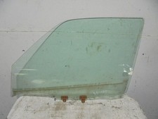 VITRE DE PORTE AVANT GAUCHE /