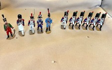 11 soldats de plomb anciens