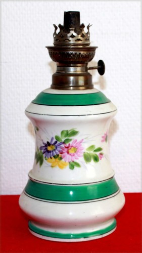 Lampe pétrole ancienne en - à,
