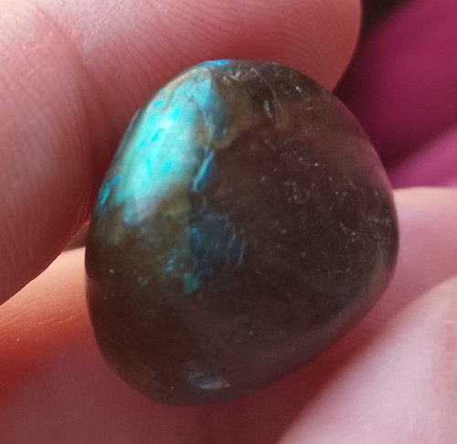 6.7gr 21x19x14mm labradorite