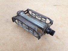 1x Pédale gauche Lyotard? en acier galvanisé 14x125 vélo vintage 1950s France