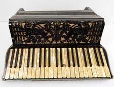 MUSICAL ACCORDIAN NEW YORK