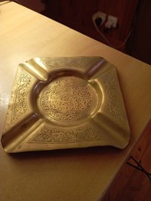 Ancien petit cendrier en cuivre oriental décoré