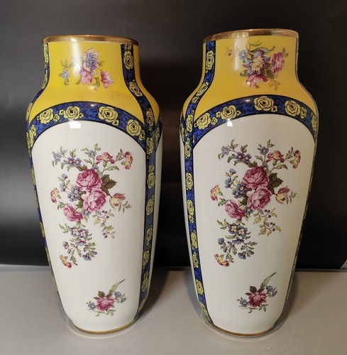 Paire vases porcelaine - de, en