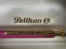 Stylo À Bille PELIKAN Laque Rose Verte Et Dorée À Bouton Écrit Vintage