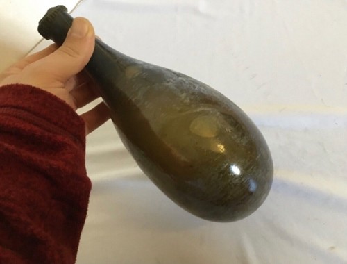 Ancienne bouteille ovoide - ovoide, en