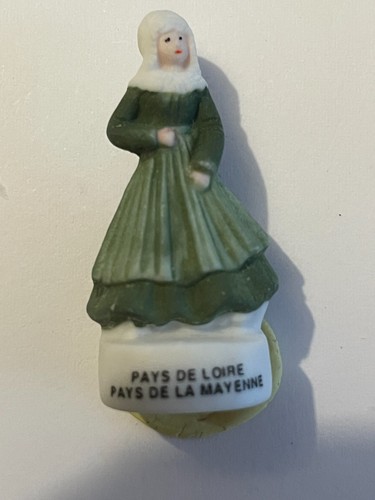 Fève costumes pays de la - costumes, du