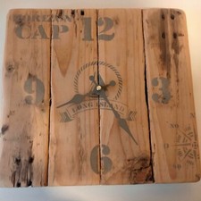 HORLOGE EN BOIS FLOTTE MAISON