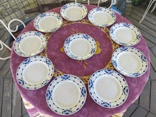 10 Assiettes Plates Porcelaine