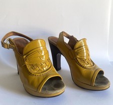 Chie Mihara Yellow Patent Leather Slingback Heels Size 36EU / 6 US – Pre-Owne