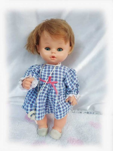 Petite poupée vintage jesmar - petite,