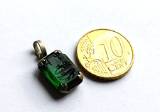 Pendentif medaille verre vert bijou ancien poisson vintage glass fish pendant