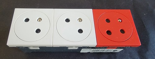 Legrand 771 90l triple - 90l, prise