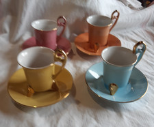 4 TASSES POLYCHROMES MARQUE A L'OR GENEVIEVE  LETHU HAUTEUR 9,5cm