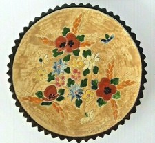 Assiette en céramique de Vallauris, décor floral, signature J Massier.