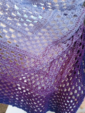 Châle crocheté main en  dégradé de violet