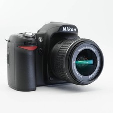 Nikon D80, nombre d'obturateurs 2 737, objectif Nikon AF-S NIKKOR 18-55mm...