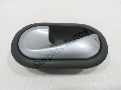 Poignee interieure porte avant - poignee,