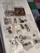 horlogerie lot pièces détachées montre ancienne stock horloger watch parts