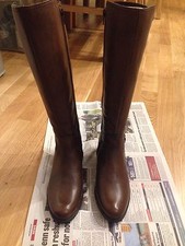 Bottes en cuir marron longueur