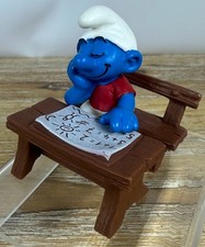Les Schtroumpfs Schleich 40257 Schtroumpf Écolier Dormeur sur Banc d'École