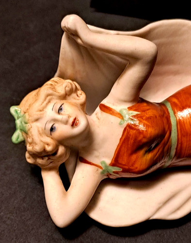 Ancienne figurine biscuit - en, "