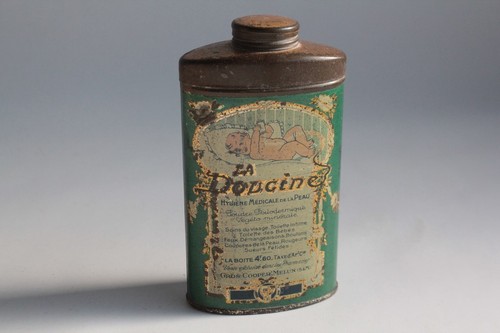 Ancienne boîte publicitaire