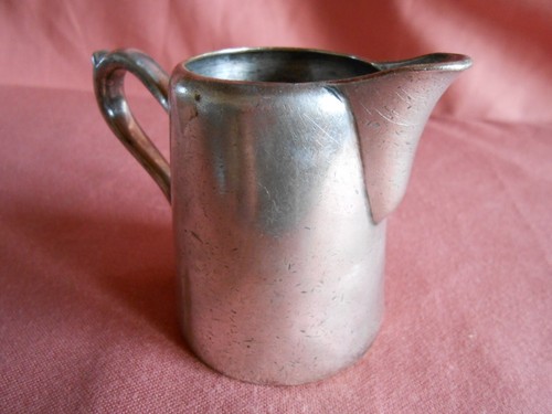 Petit pot lait ancien en - pot,