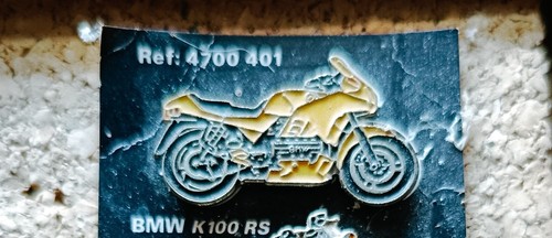 Pin moto jaune - moto,
