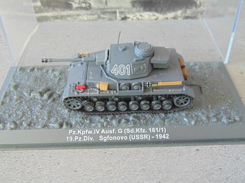 Vehicule miniature militaire