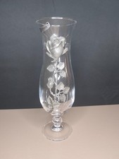 VASE EN VERRE SUR PIED AVEC DÉCOR D'UNE BELLE ROSE EN ÉTAIN, H 25 CM