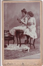 Photo CDV Carte Cabinet card actrices modèles courtisanes prostituées 1890-1900