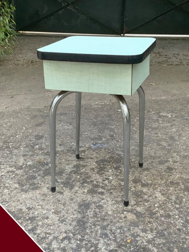 Ancien tabouret coffre de - -,