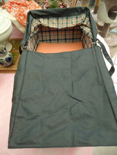 ancien couffin ou nacelle  pour poupée Vintage coloris bleu marine dans l'état