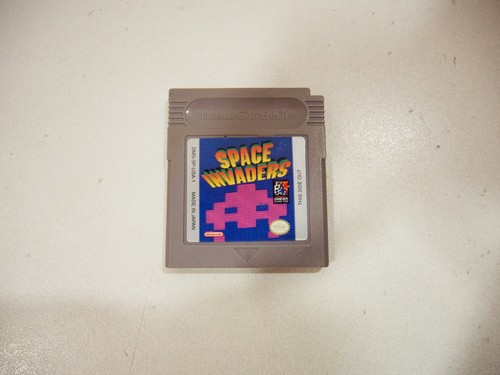 Space invaders nintendo game - invaders,