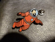 pin tintin & milou on a marché sur la lune capitaine haddock astronaute pin's