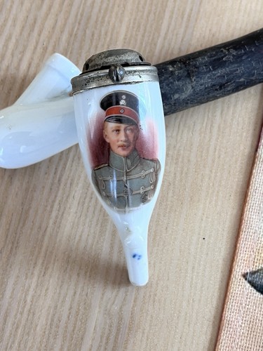 Pipe porcelaine réserviste - ,